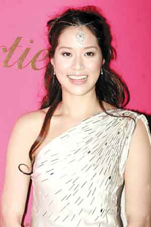 徐子淇澄清怀孕传言 戴340万钻饰如王妃出巡(图)