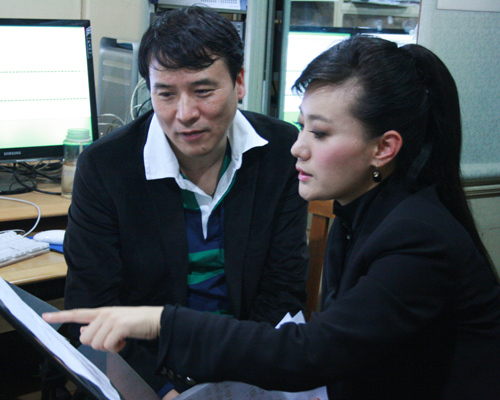 谭晶叶小纲首次合作一路同行图