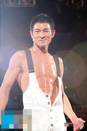 图文刘德华个唱秀胸肌演唱会门票一张3千港元