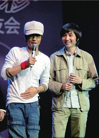 张靓颖朴树献唱助阵 张亚东歌友会变好友聚会(图)