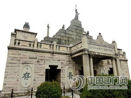 黄花岗七十二烈士浩气长存.吕胜根 摄