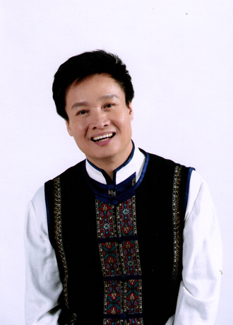 阎维文赴欧访演将首唱"四海同春"主题曲