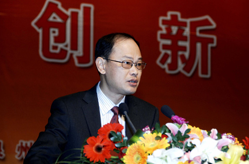 福建泉州市委书记徐钢向全球华人祝贺新春