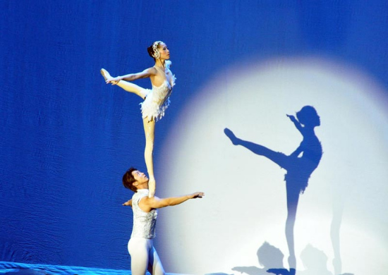 高难度肩上芭蕾舞倾倒纽约观众