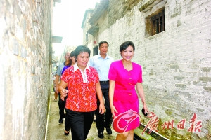 ����λ����Ů��Ա����Ѱ�����ҳ�̾����仯��