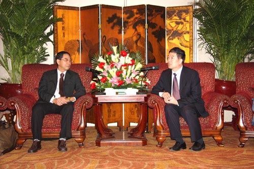 �������ھ����̩����ѧ�й�У���ܻ������һ��