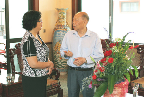 �������Ȱ��Ա������ǰ�߷�ο��֪��������