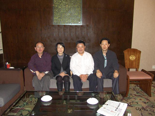 ����ʡ������ϯ����ļ����˿�ѧ��Ǣ̸������Ŀ