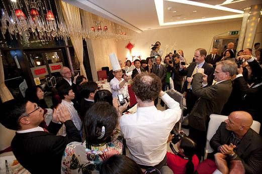 ���Ļ��й����л������Ű�����չʾ�л���ʳ�Ļ�