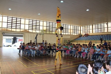 �ĺ�ͬ������С��Ϊ����������ѧУ�������ݳ�