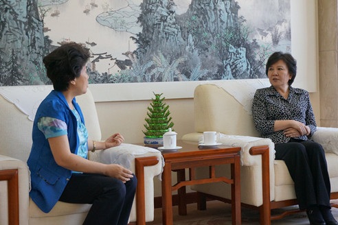 裘援平会见湖北外侨办主任强调重视“招才引智”