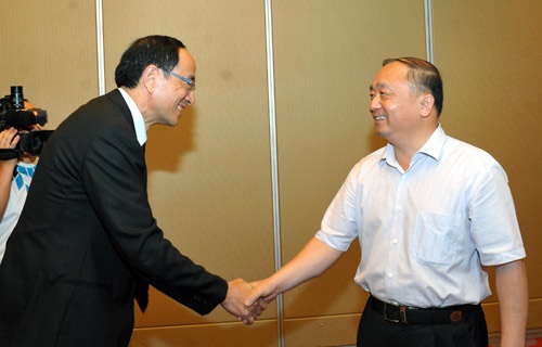 张广智会见在日华人教授会代表团(摄影:牛建业 文昌吉)