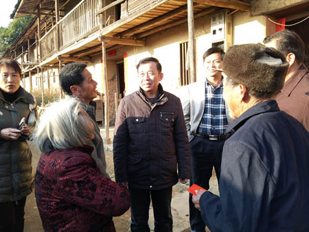 福建省侨办深入侨乡侨场慰问贫困归难侨
