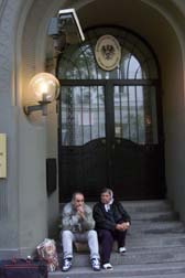 99052501.jpg (13736 bytes)