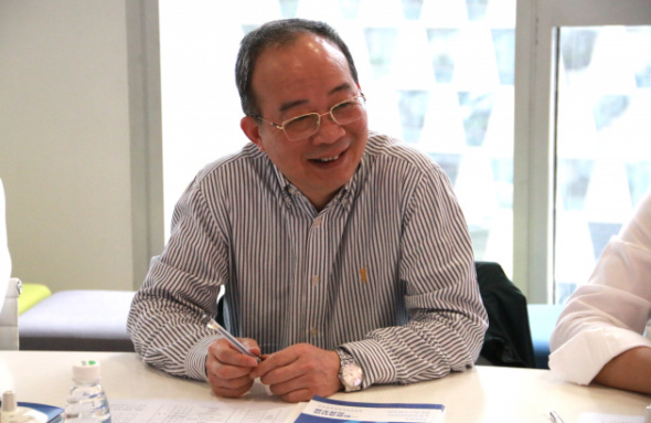 上海闵行区委书记倪耀明率队深度考察一起教育科技